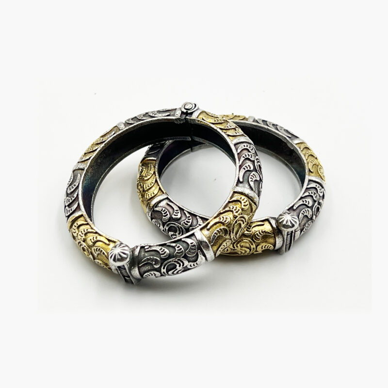 THE STYLE COURTYARD Single Piece of Silver Replica Rajwadi Sahiba Openable Bracelet & Kada, Oxidised Hand-Cuff Tribal Bangle, Traditional and Antique finish - Image 4